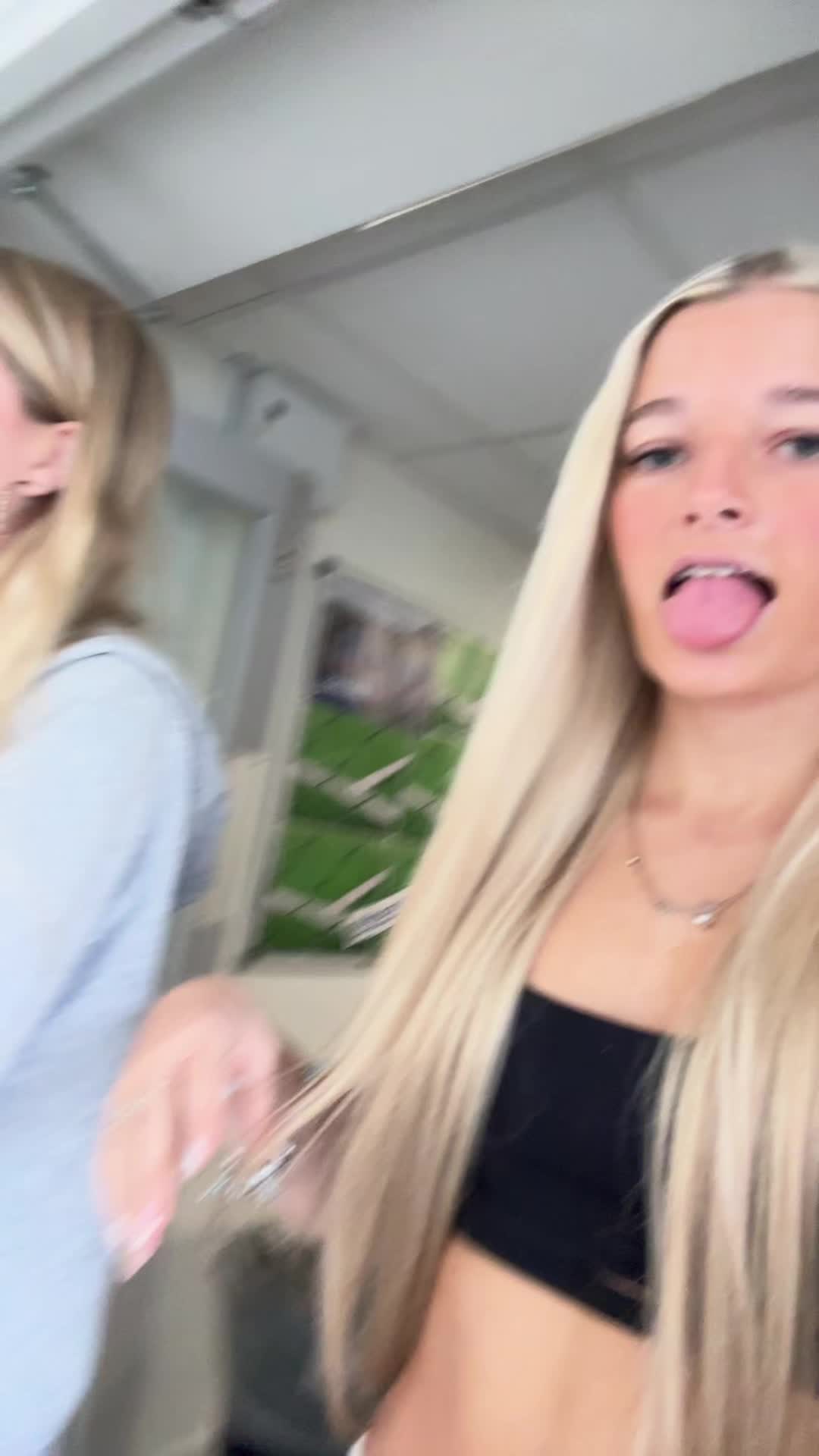 @urmumsmellslikepeeniz