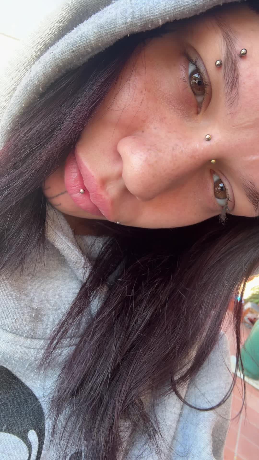 @𝐆𝐫𝐞𝐭𝐚 𝐓𝐫𝐢𝐥𝐥𝐢