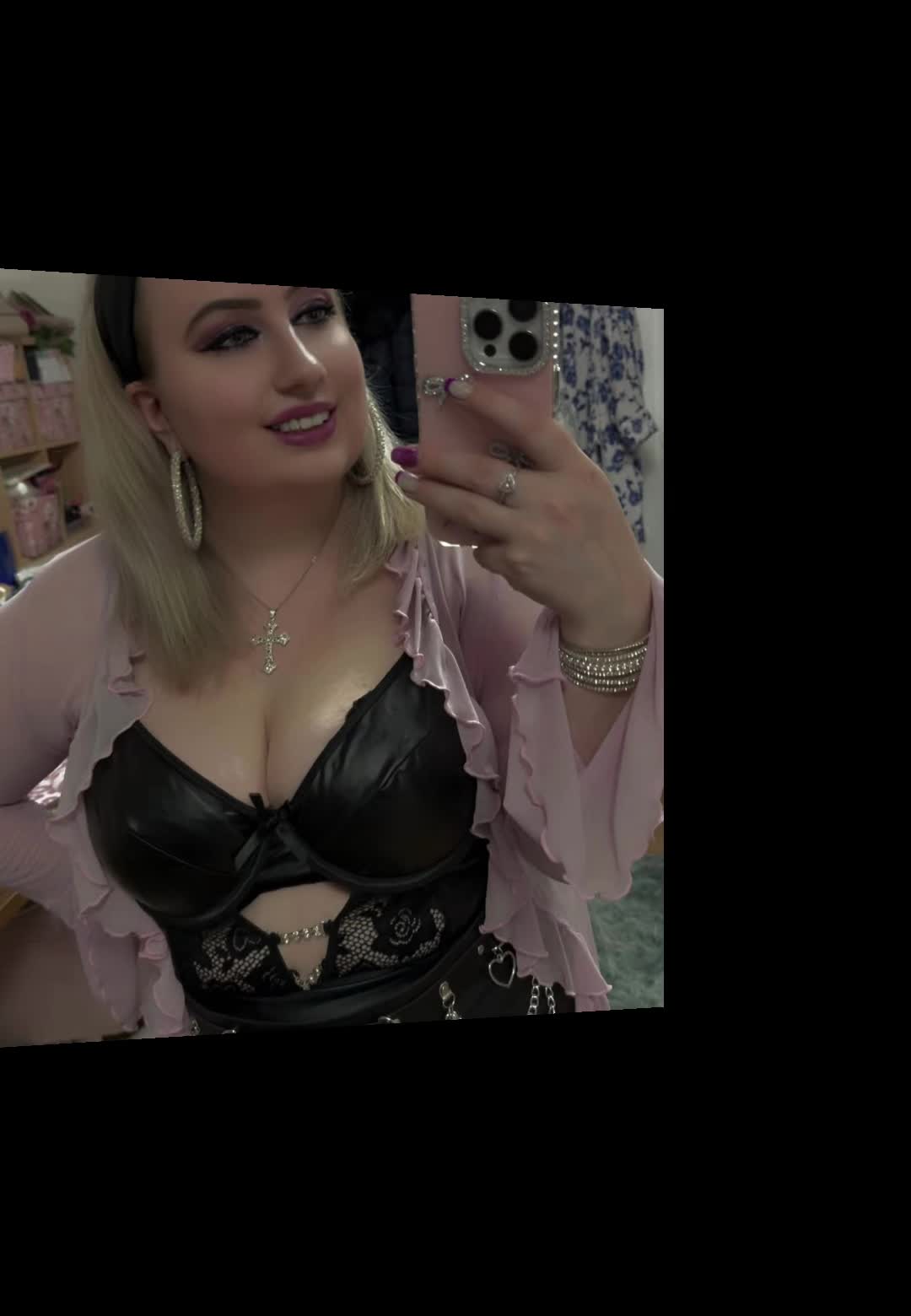 @Carushia