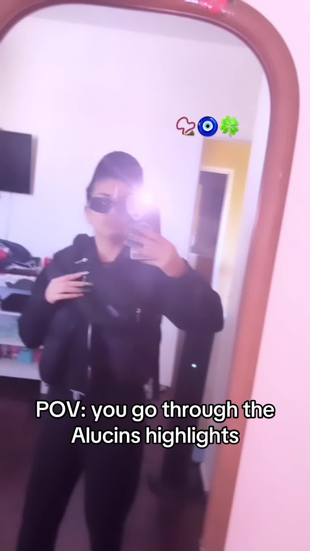 @LESLIE