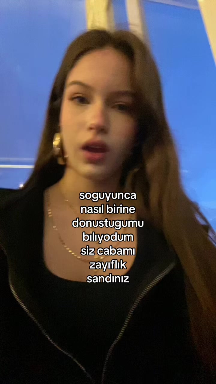 @lola