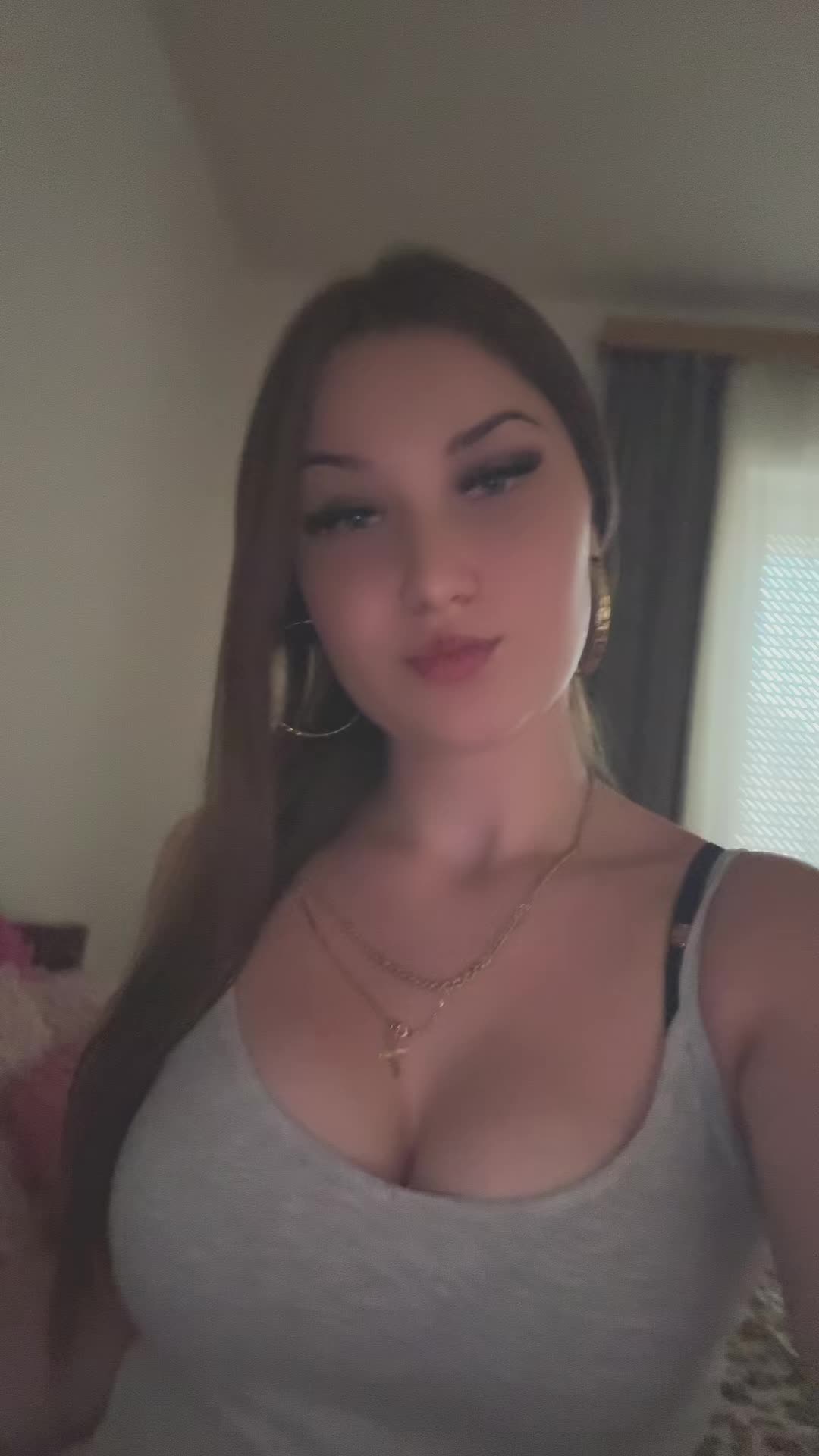 @liviakrjczár30