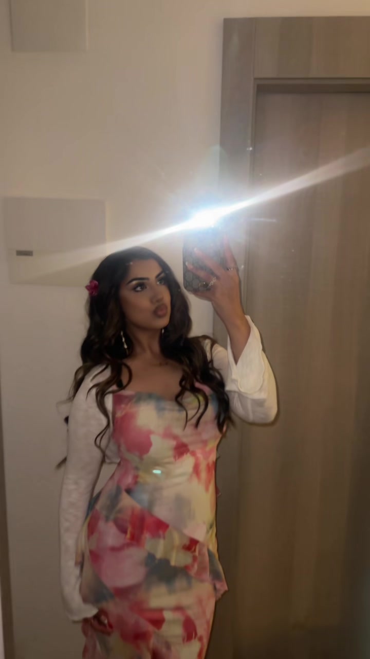 @arooj