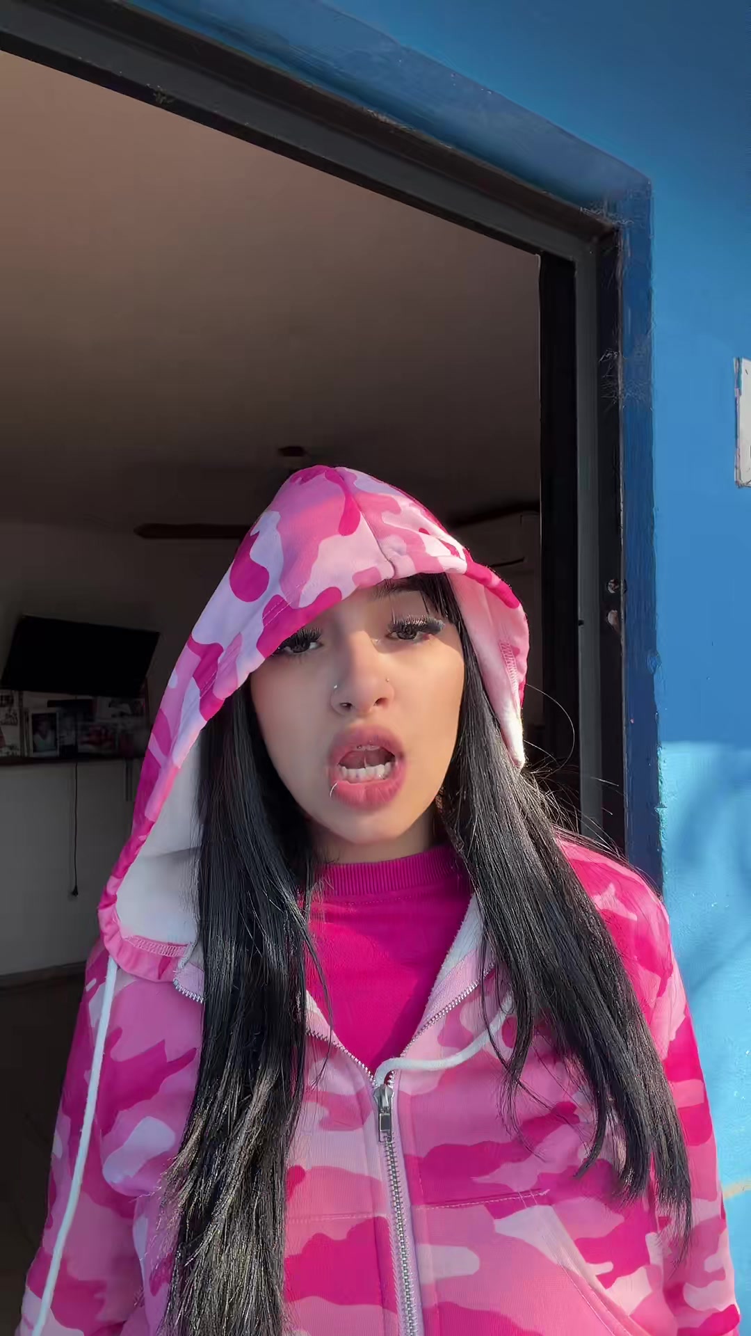 @Anaahii1