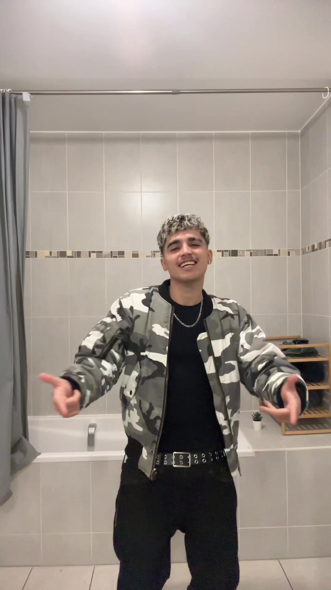 @Mzb0y222