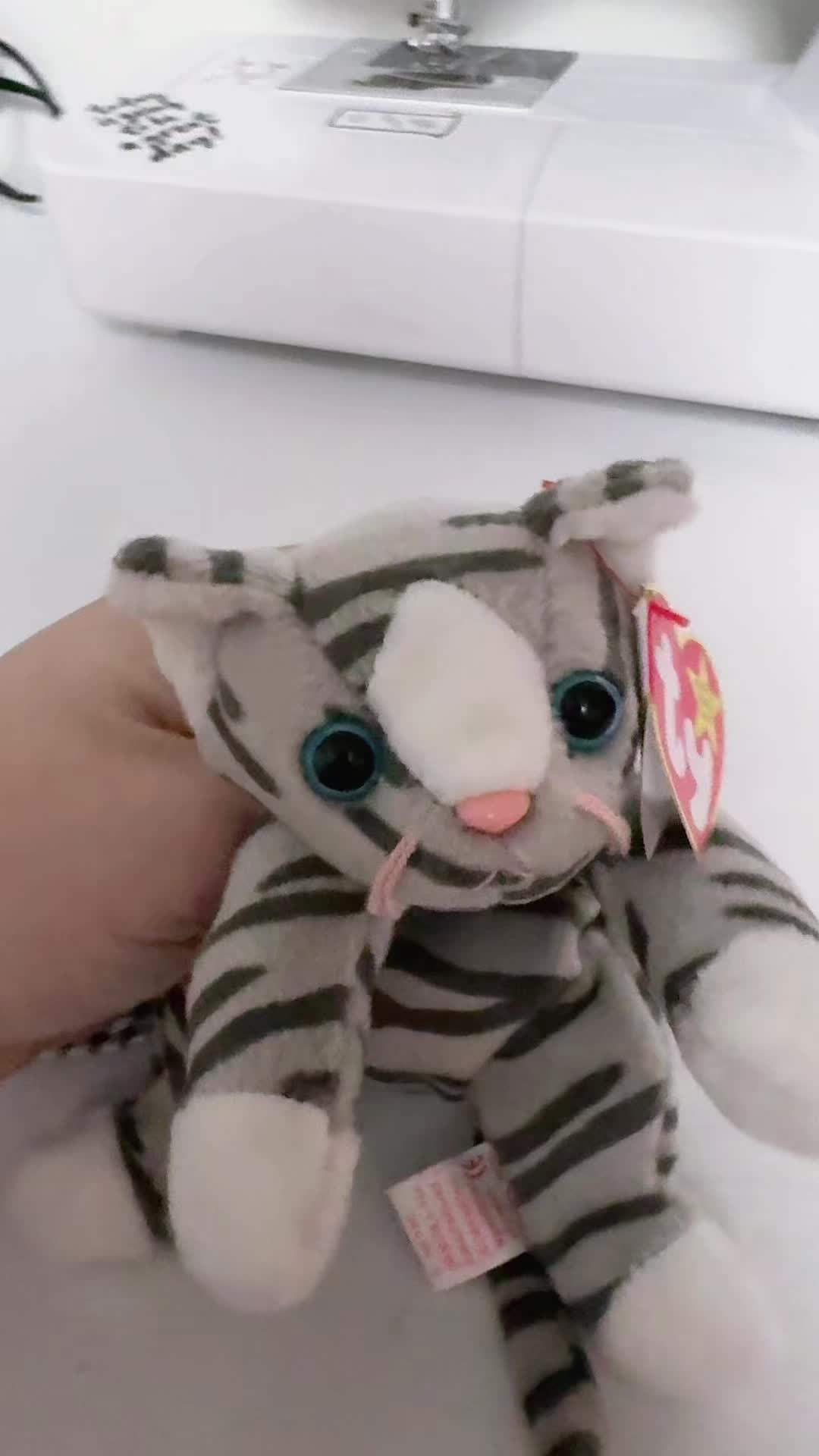 @NikkolieCrafts