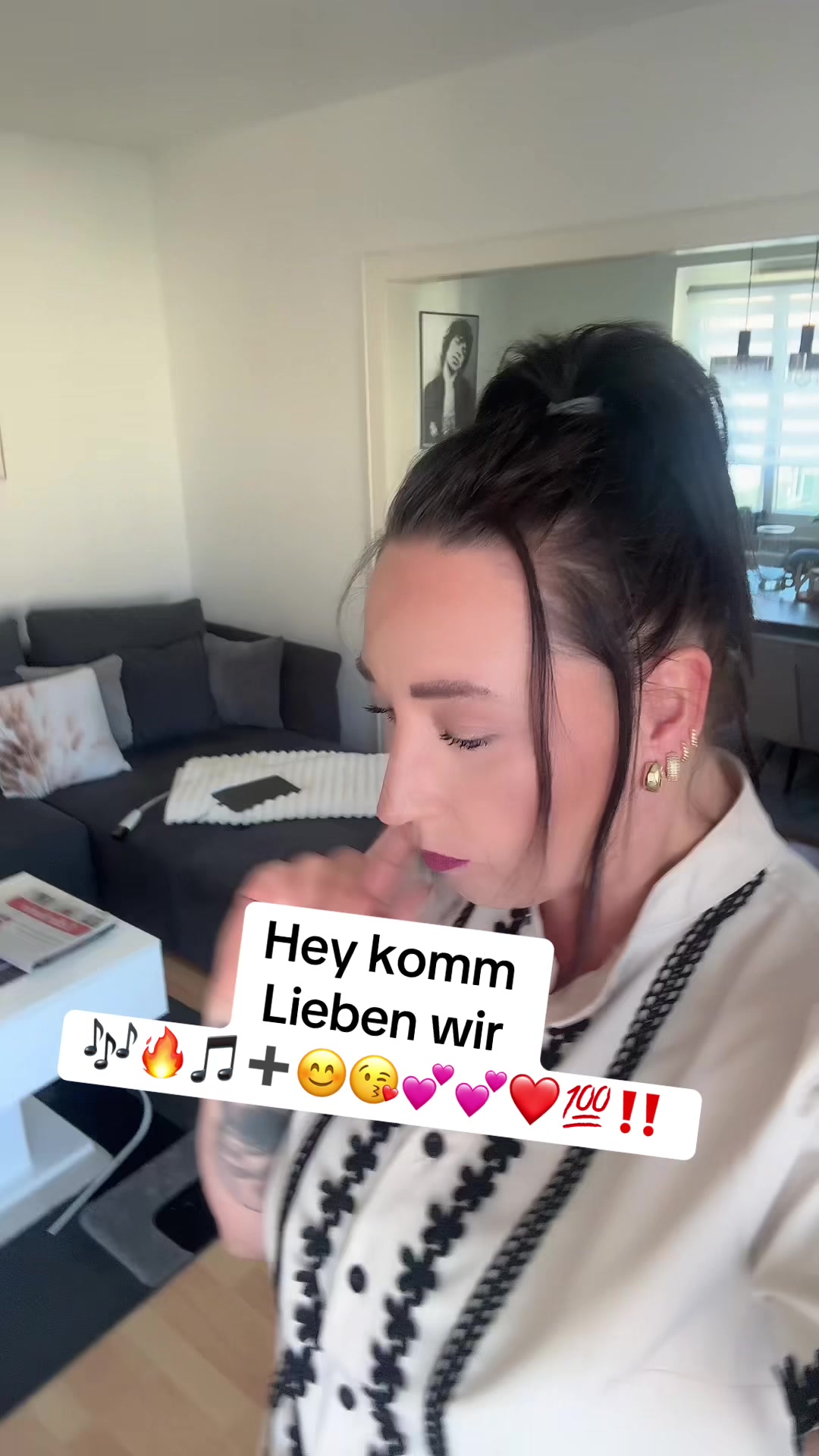 @nicoleshmith