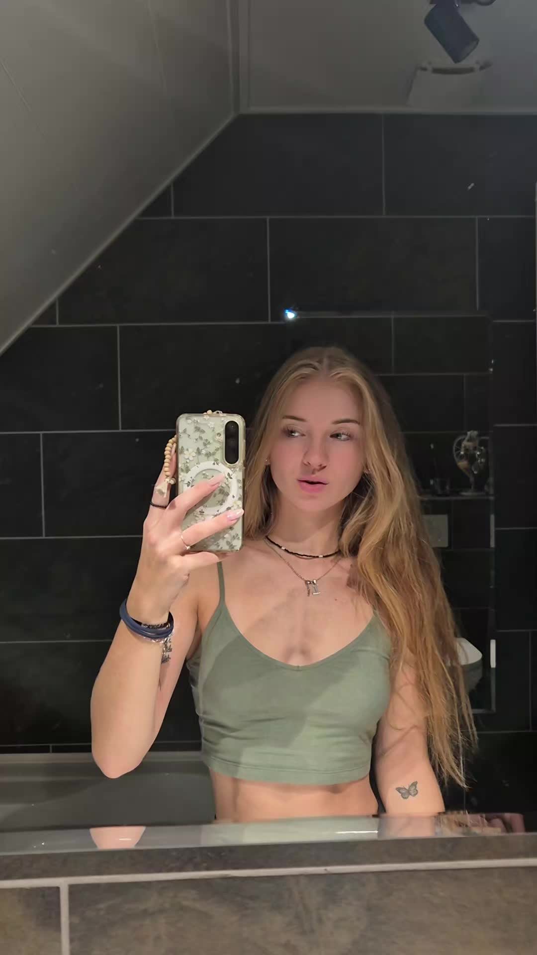 @Xenie🦋