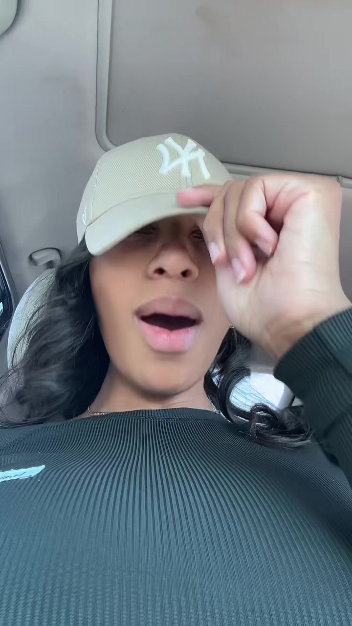 @Sharthebrat🎀