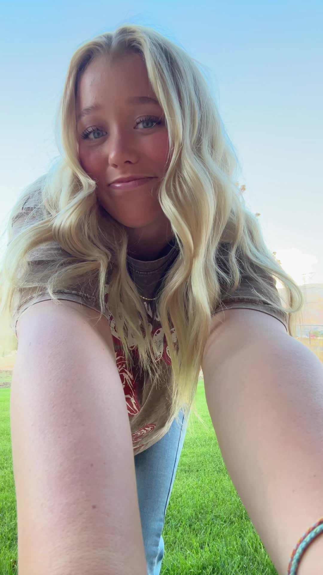 @Whitnee_vest
