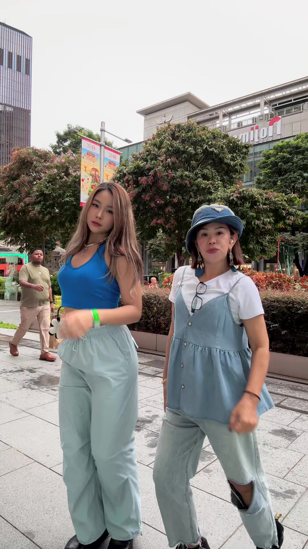 @伊伊