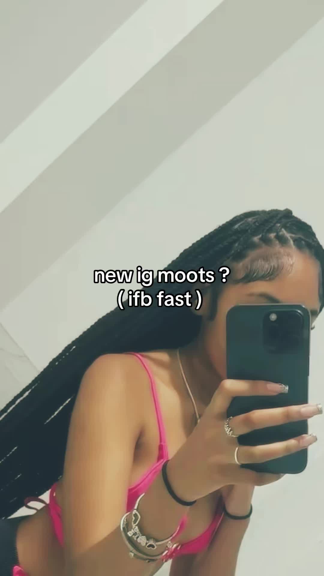 @ᥫ᭡.