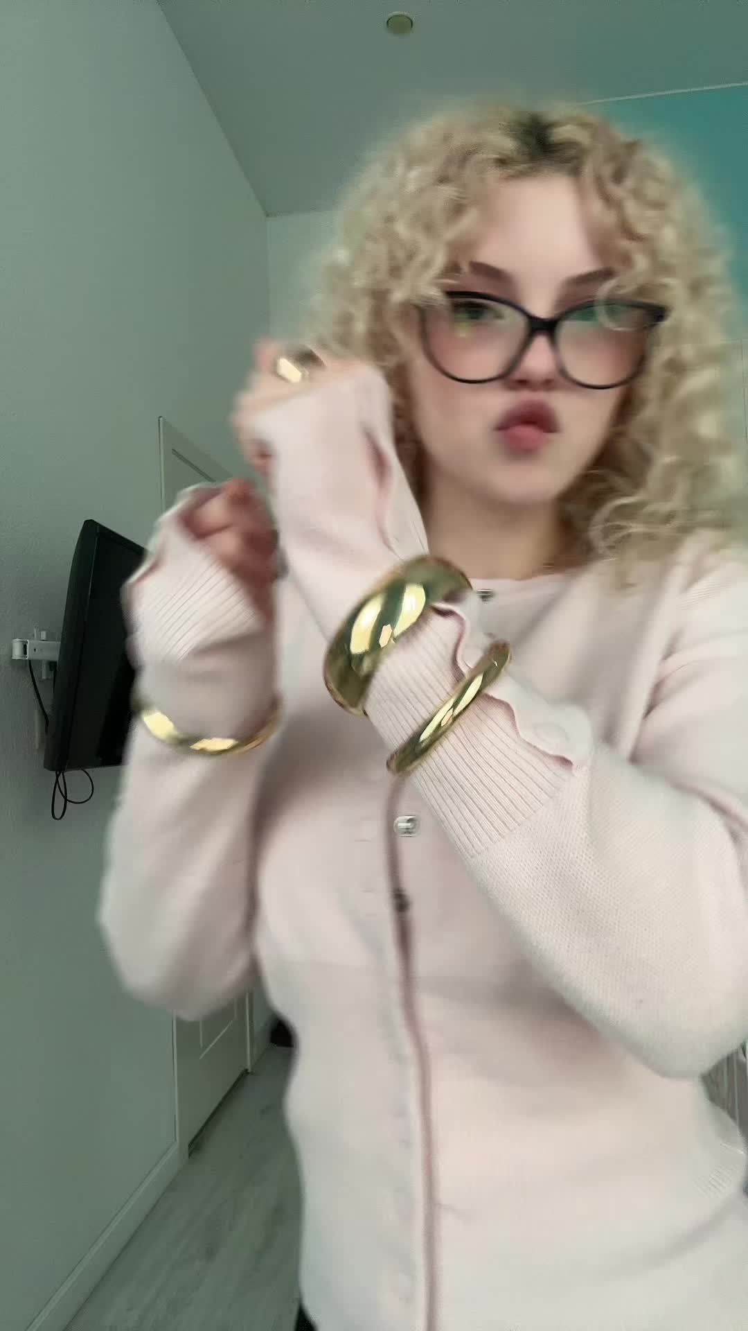 @рия вэсликс <33