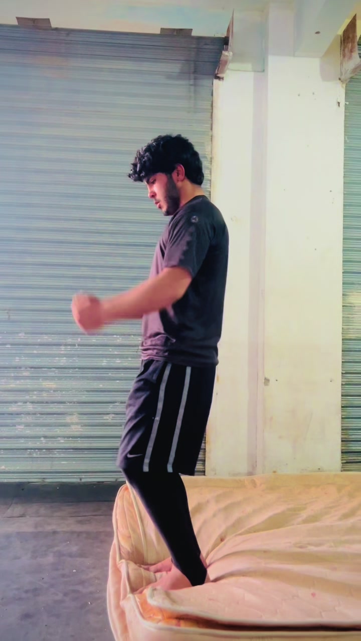 @WAQAS the wolf 😘🤭