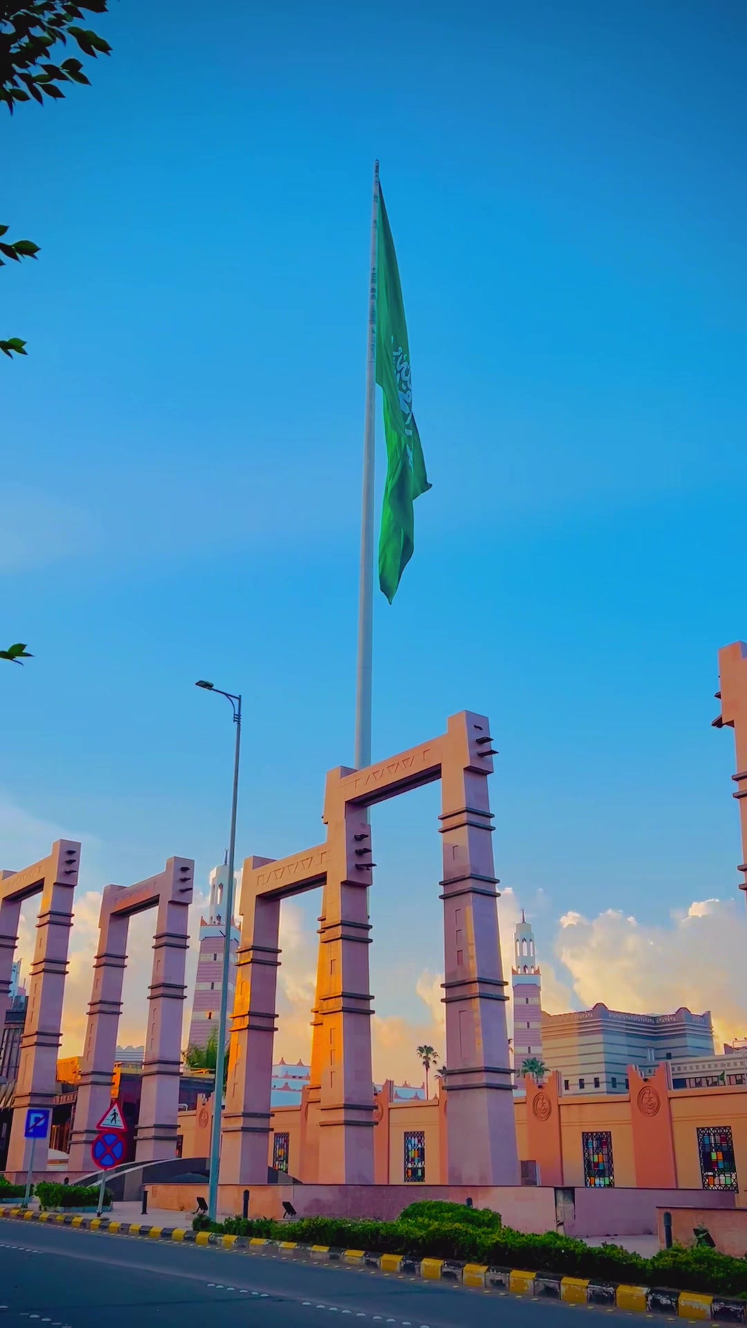 @Gujarkhaniboye01