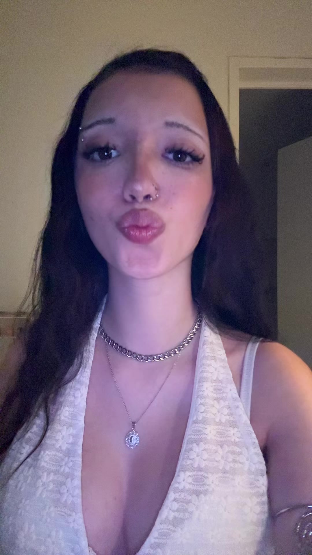 @Poli