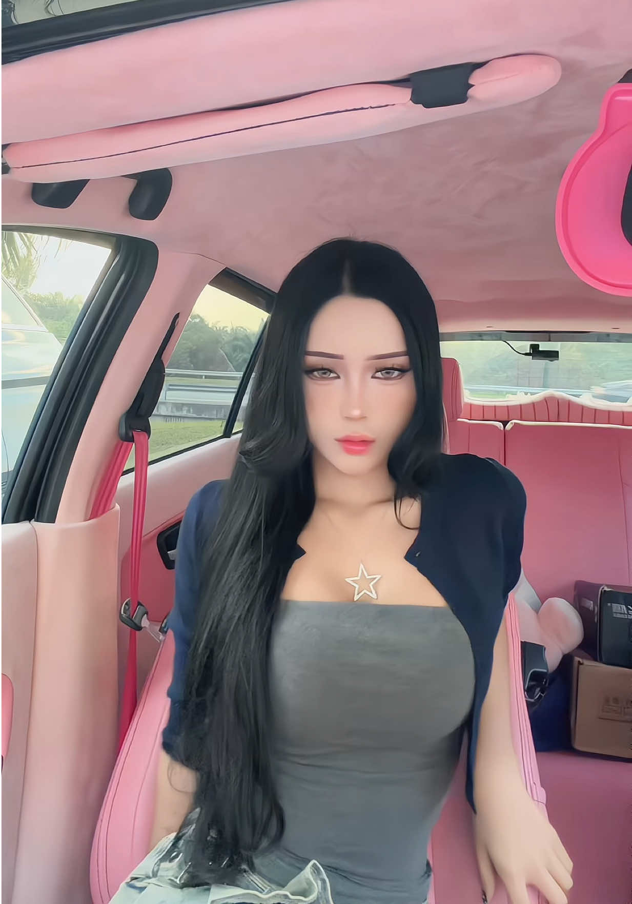 @neeshakae