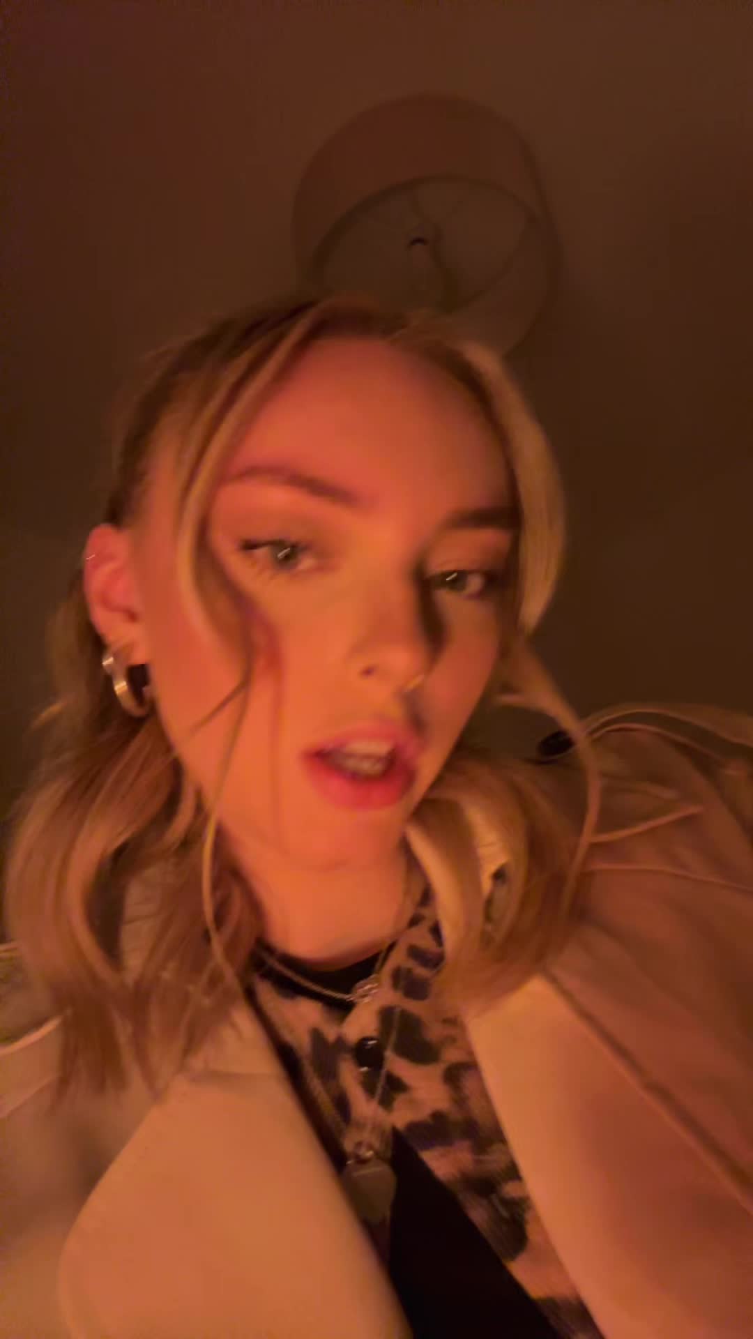 @Ella