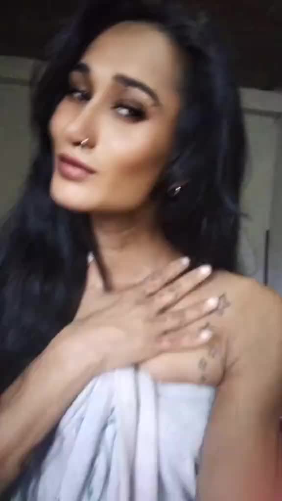 @සන්ජනා සේනානායක