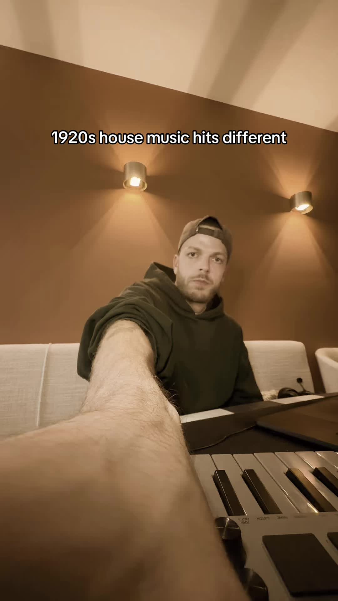 @yearboox