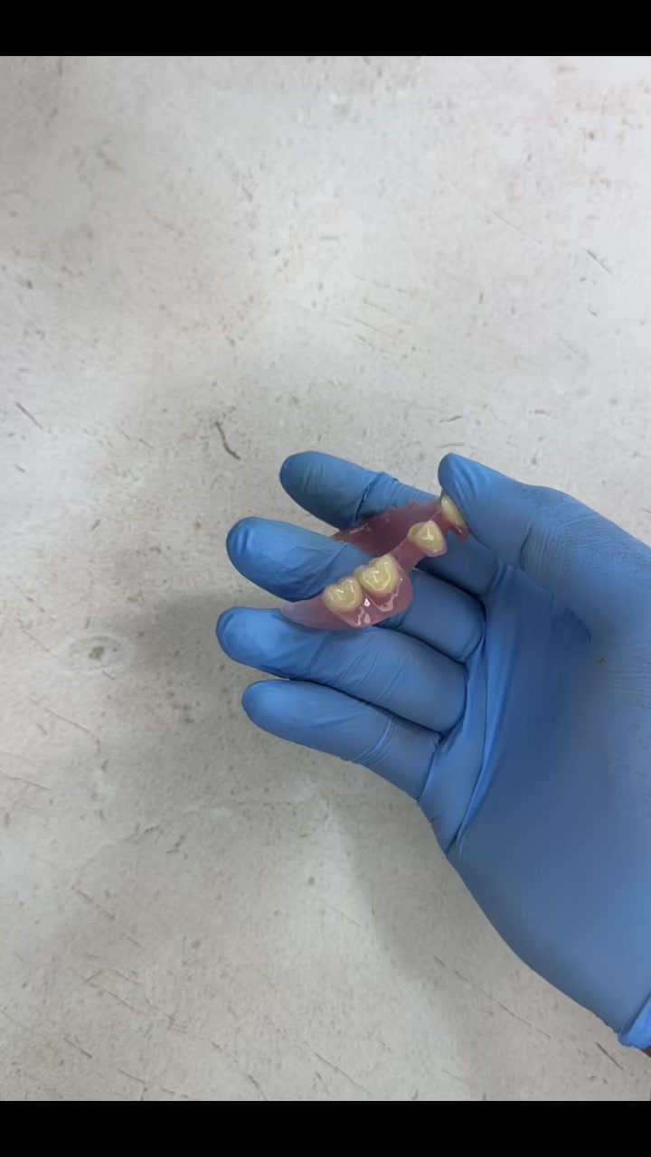 @𝐃𝐄𝐈𝐕𝐘𝐒 𝐑🦷🐜