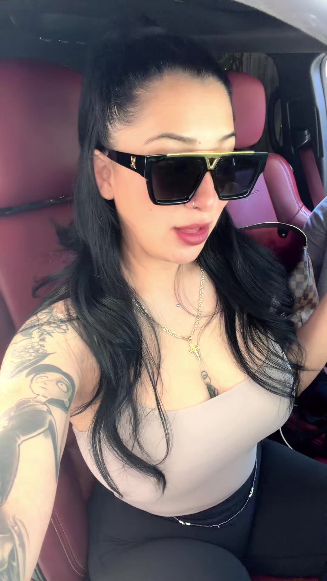 @Sandra 🖤🖤🖤