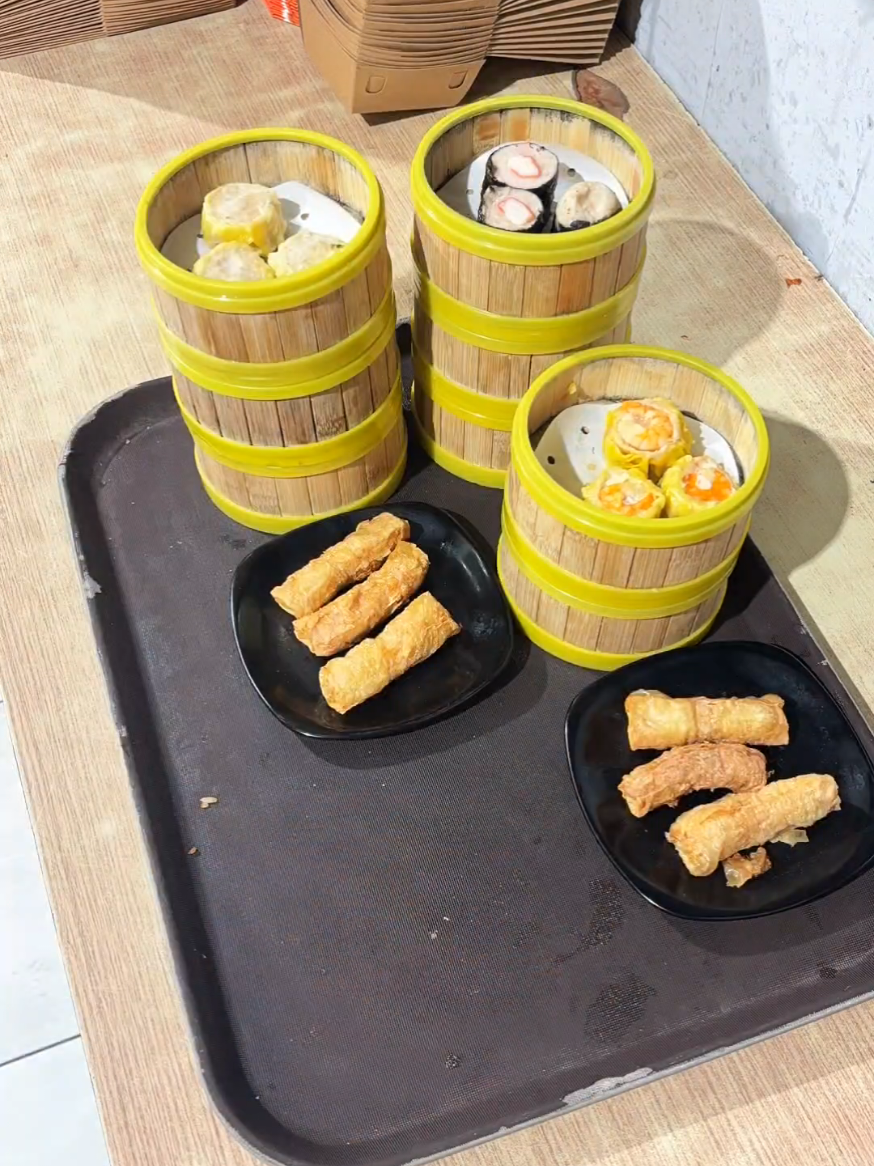 @Mbak Mel si Owner Dimsum