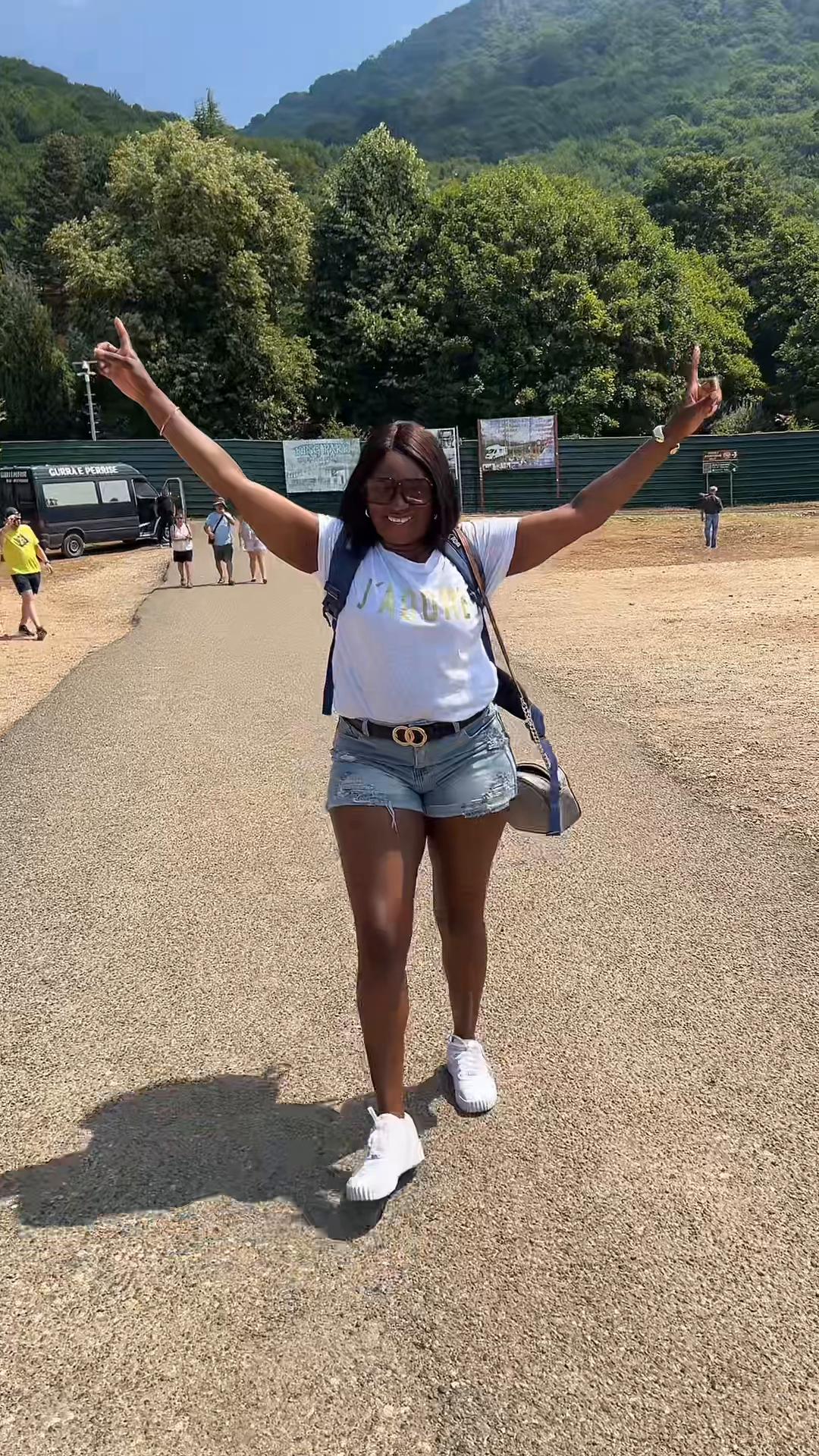 @Hanni 🇨🇲🇩🇪