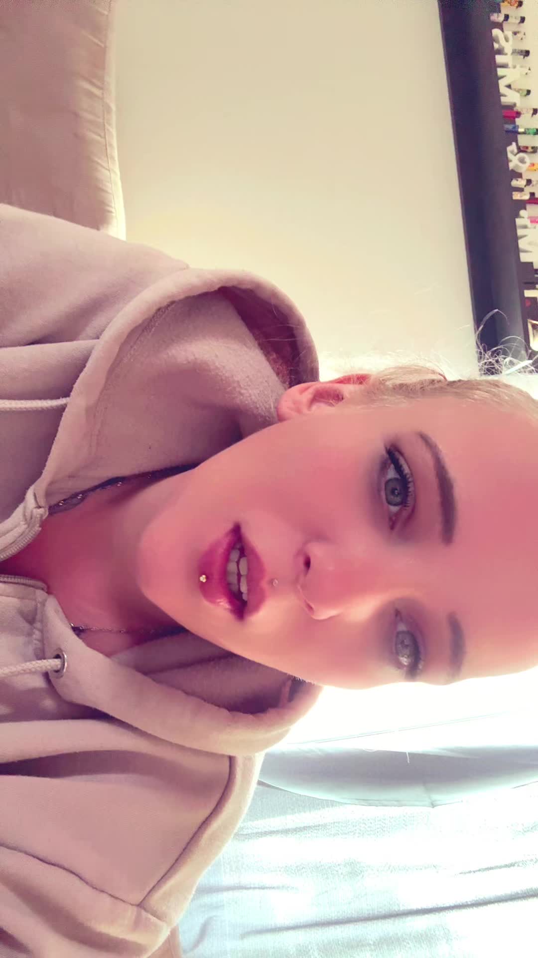 @︎꧁🖕☆♥️❀666_Queen❀♥️☆🖕꧂