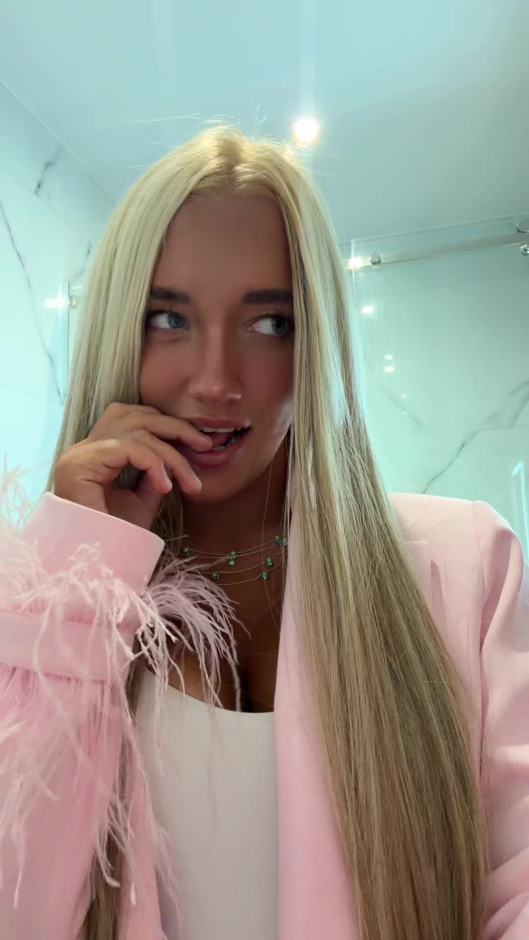 @blondie.mira