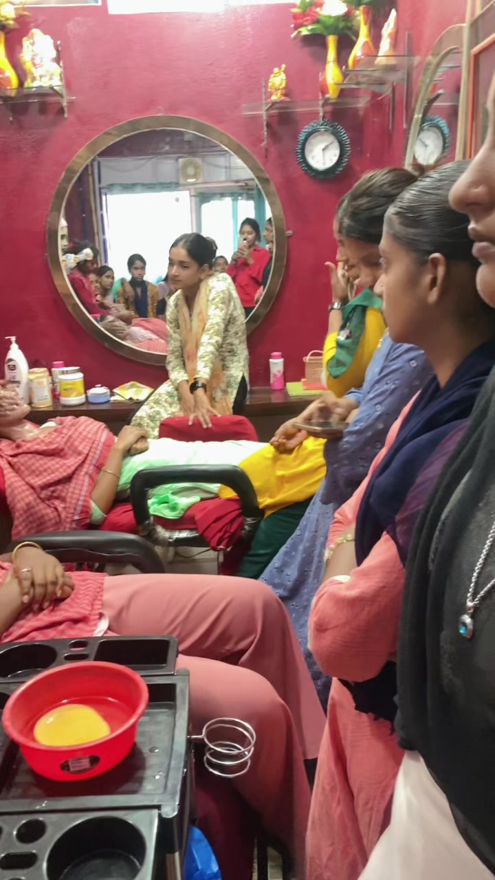 @Aishwarya Beauty parlour kly