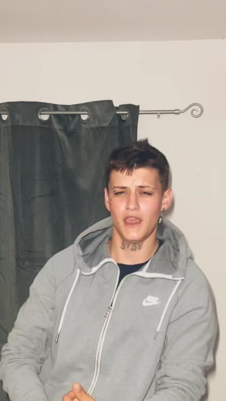 @Čombe 💫