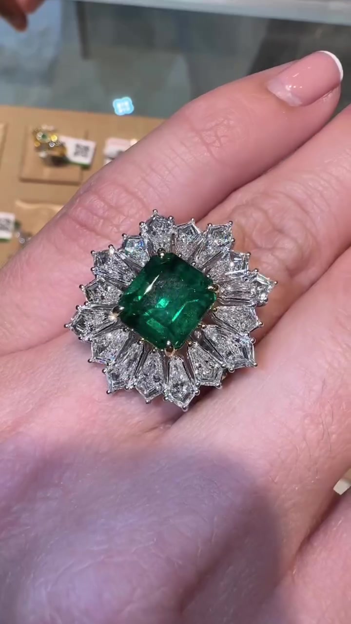@JR Colombian Emerald