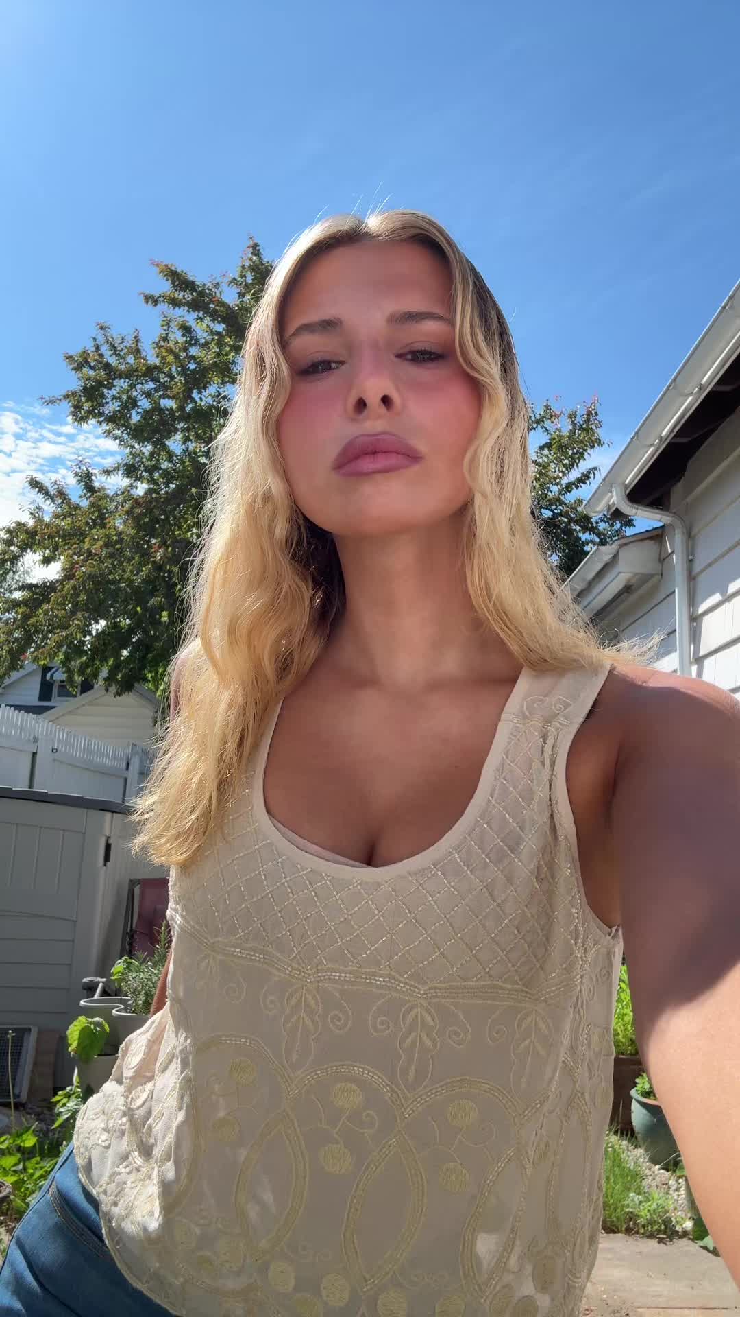 @hi