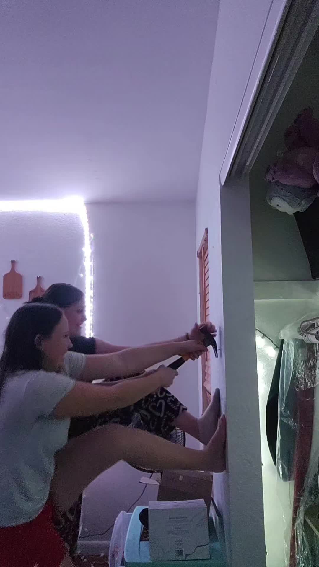 @️