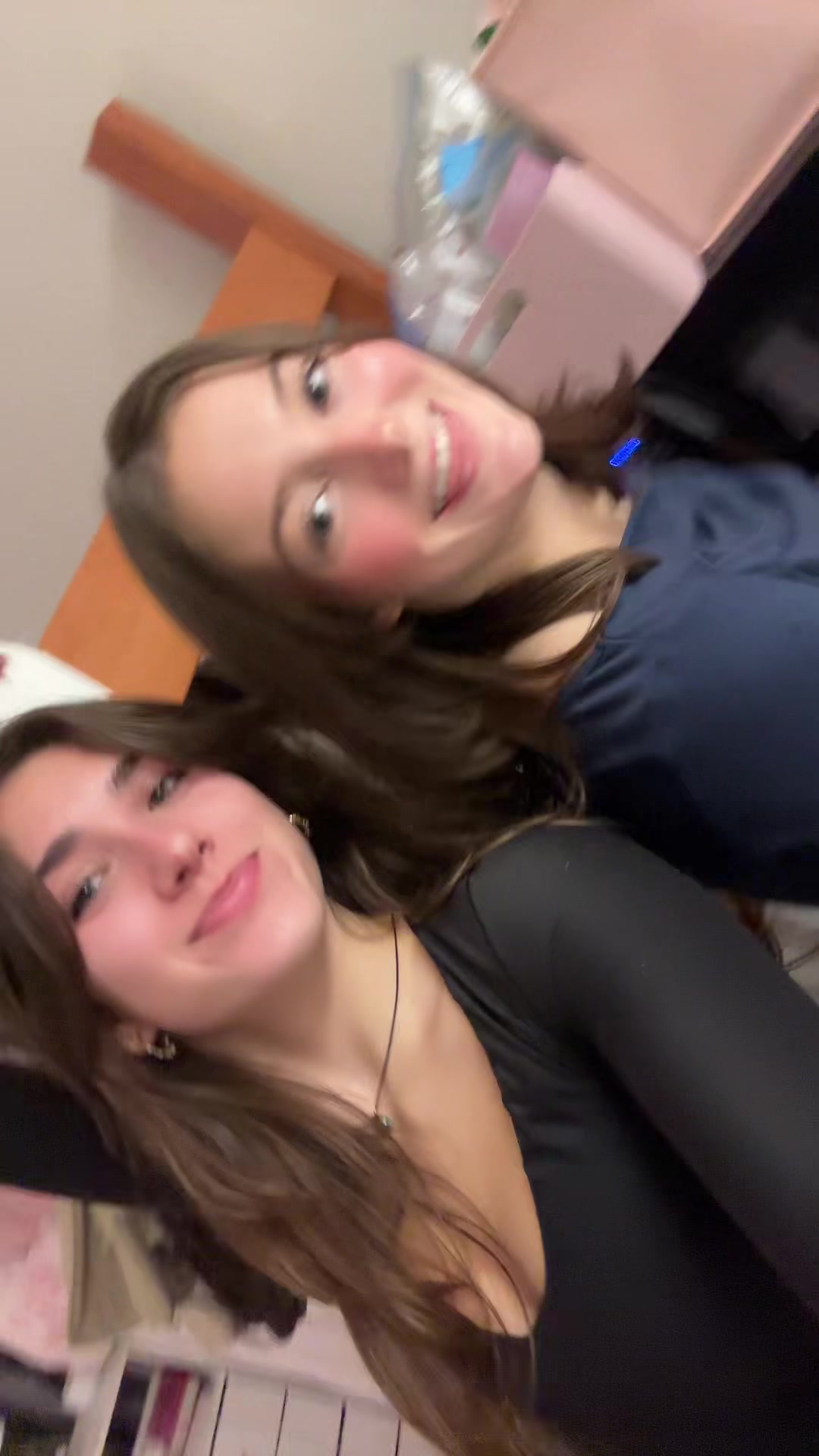 @€@~¥