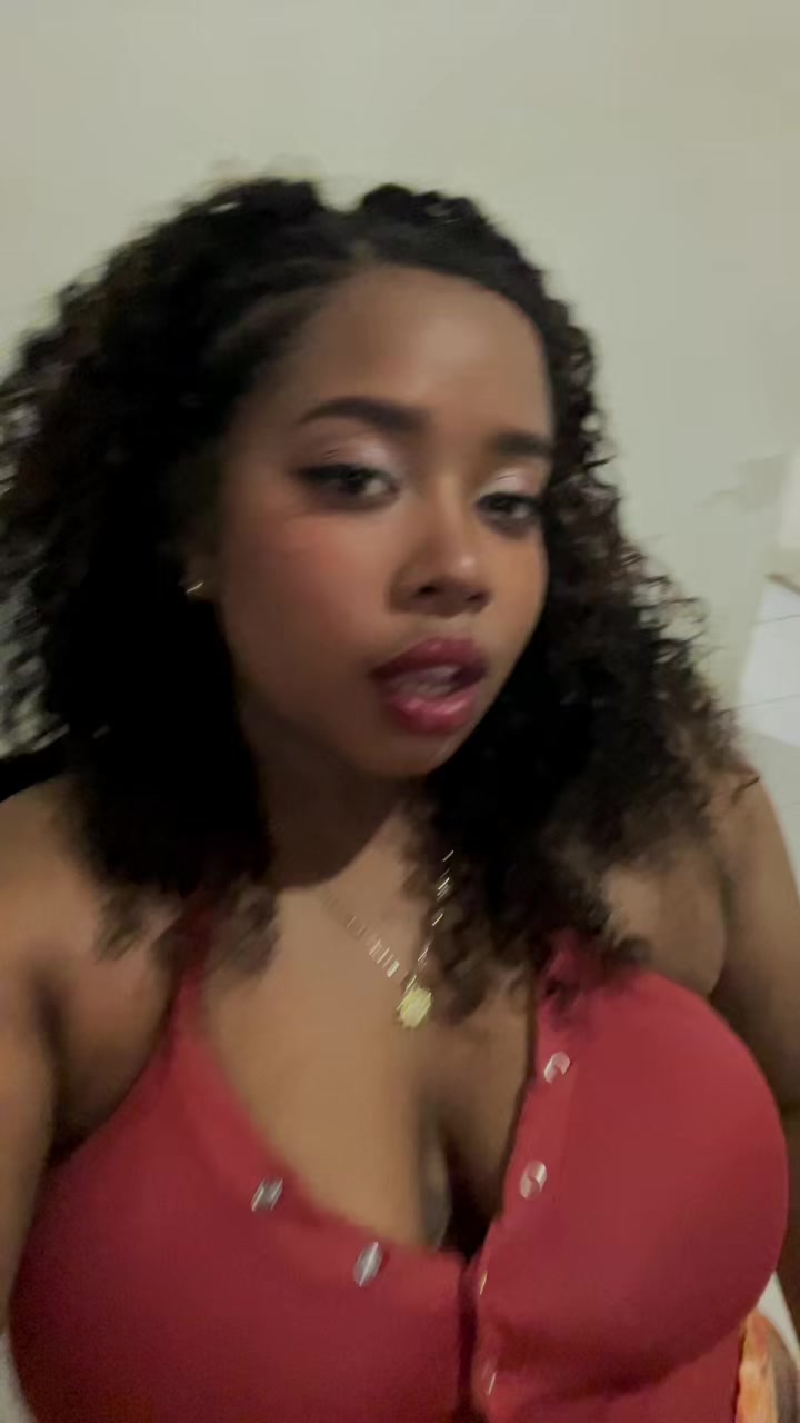 @Yisella