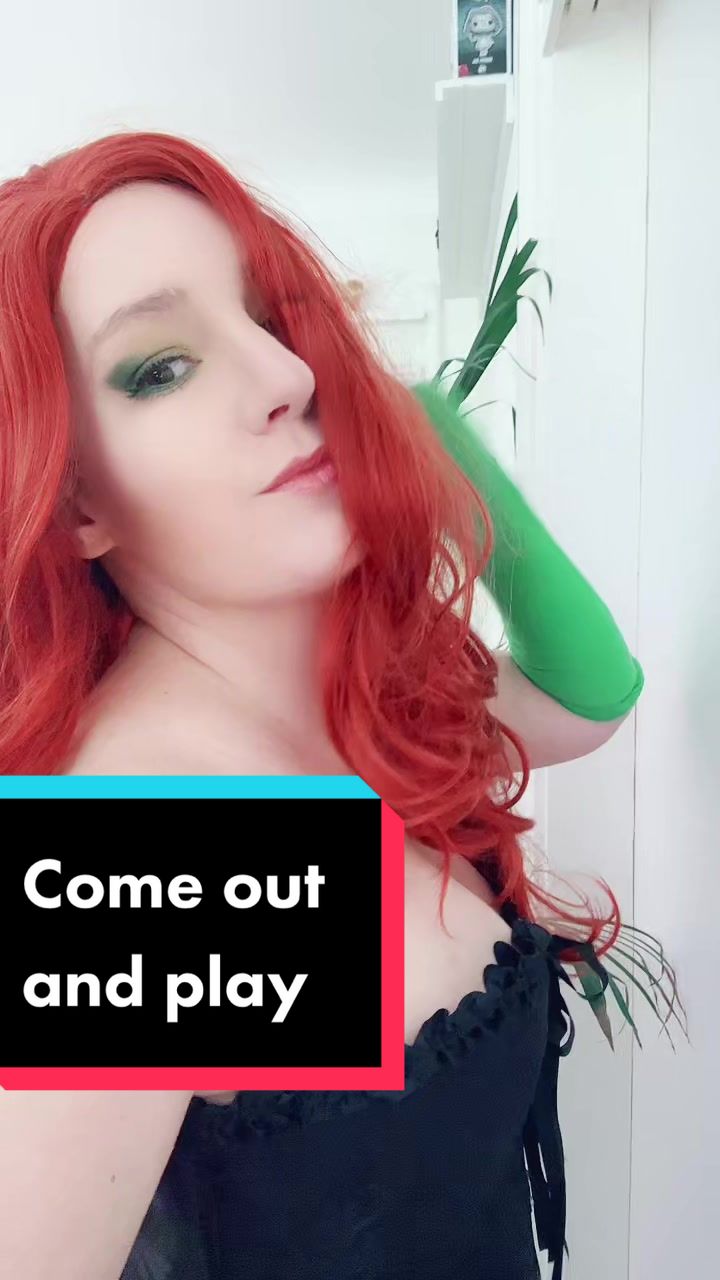 @The girl who cosplays