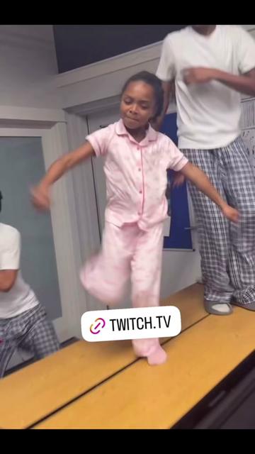 @themgirls_arielandtayla