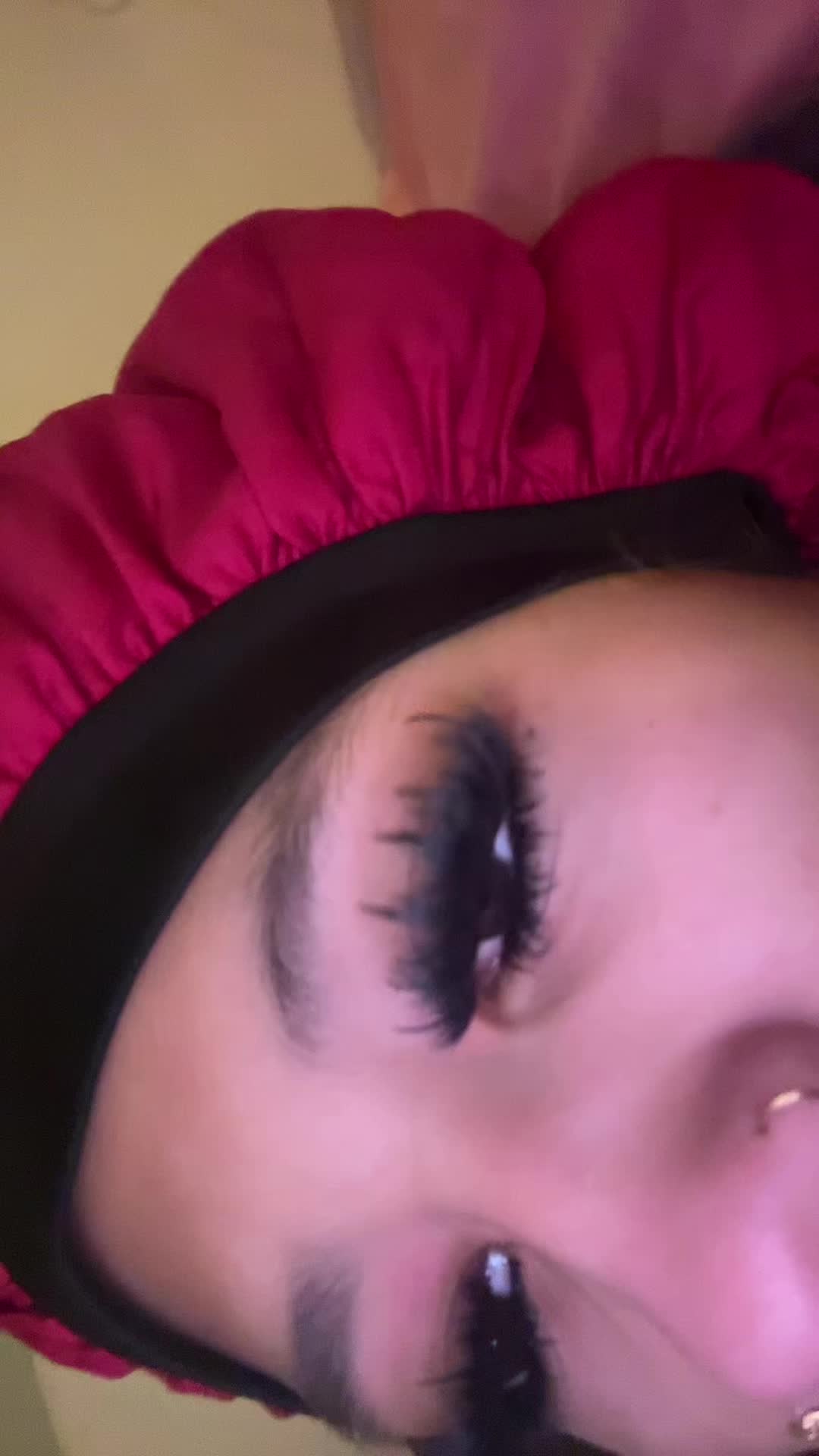 @femalesmurk