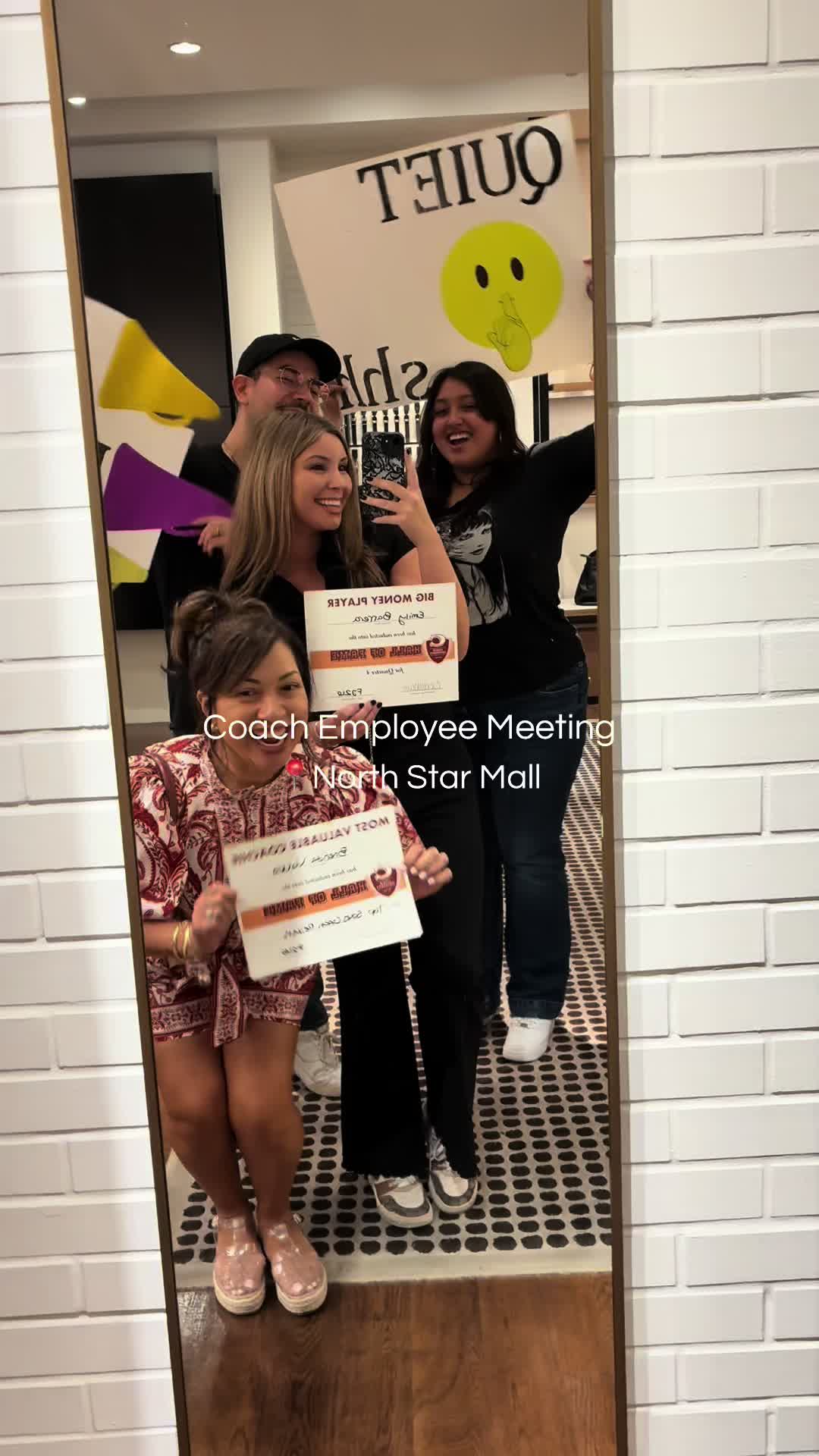 @EMILY ⭐️