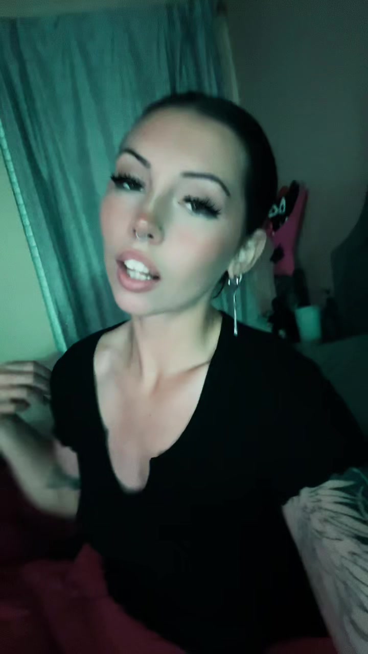 @𝔐𝔞𝔯𝔦𝔩𝔶𝔫𝔫🕸️🥀