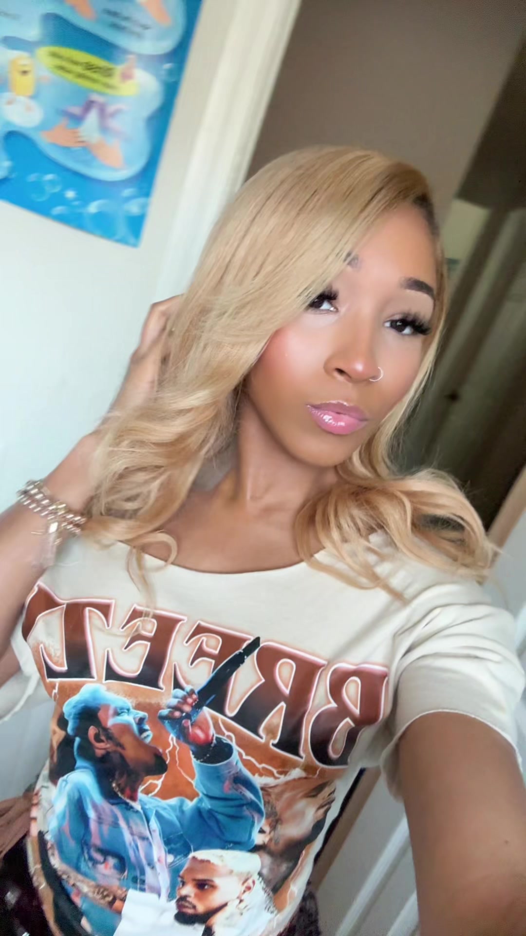 @Anisa| The Blonde hair girl