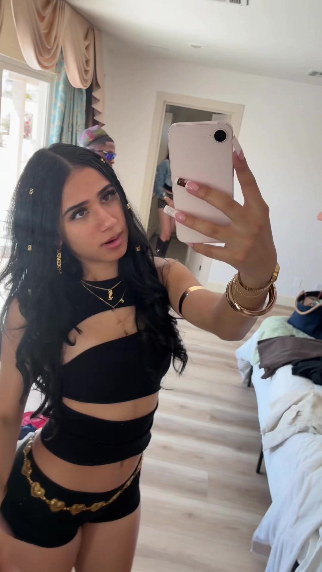 @⃟