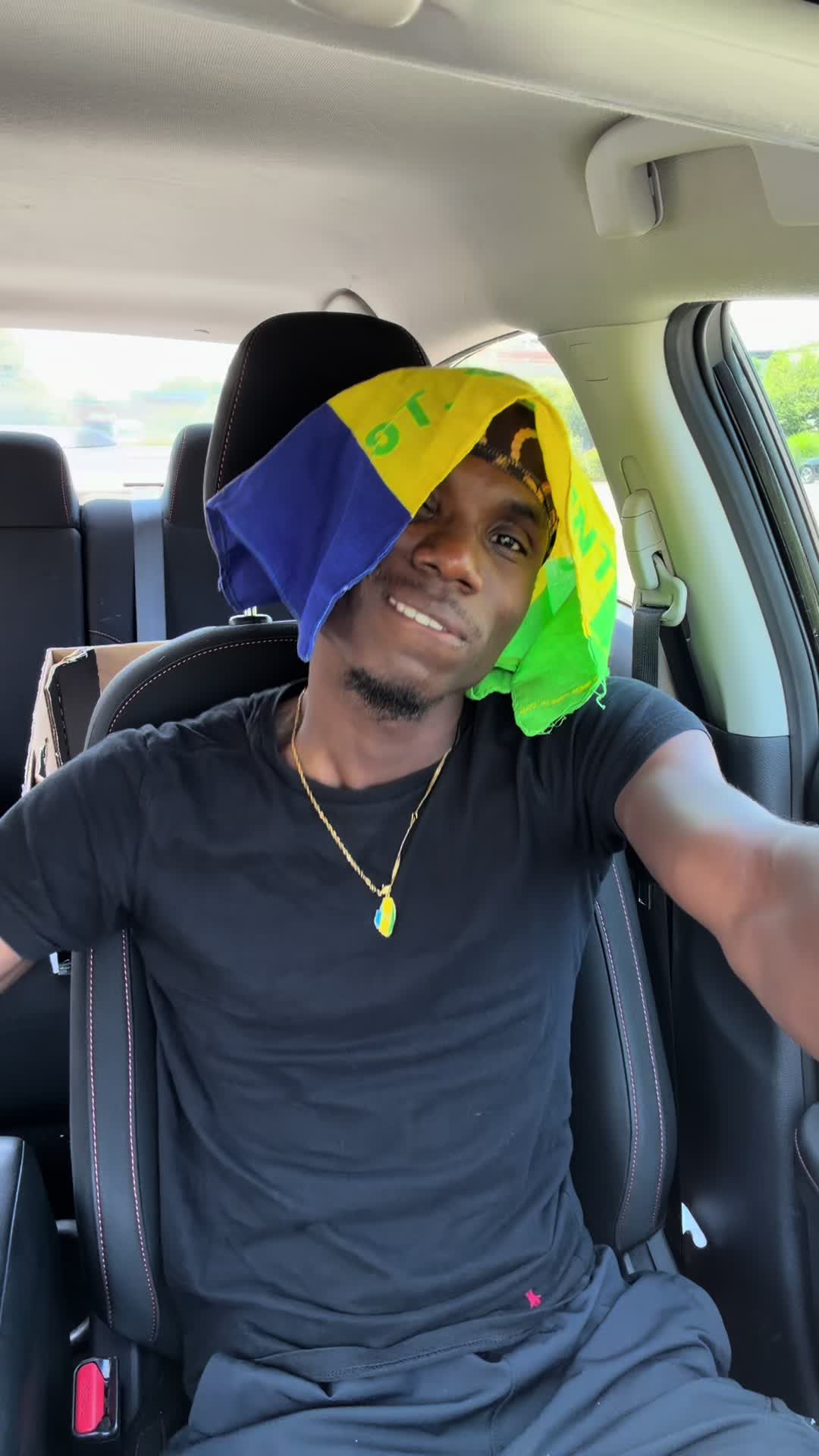 @Roy boogie 🇻🇨🇻🇨