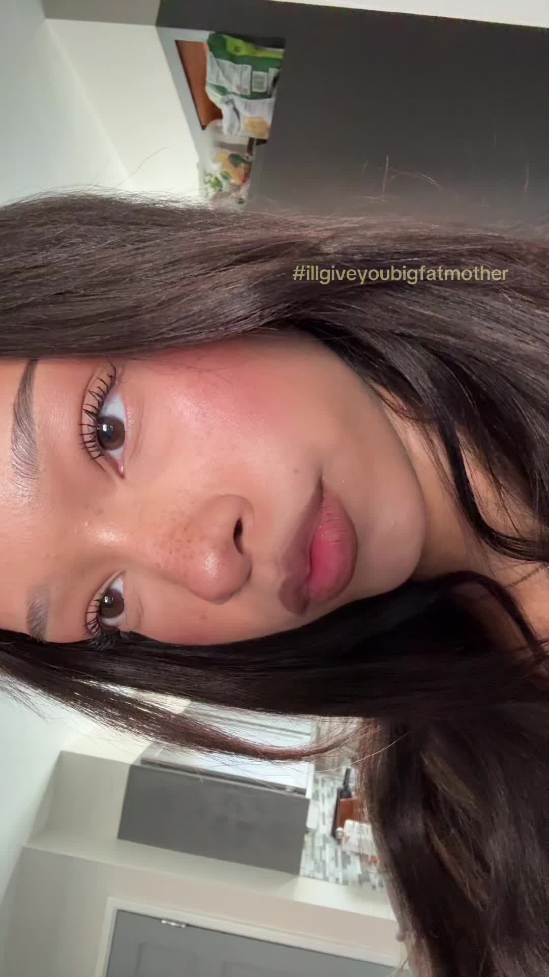 @_kirajohnsonn