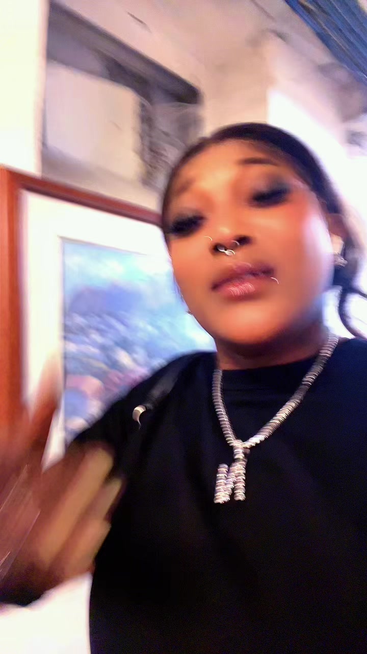 @🦋Neecy-bling🦋