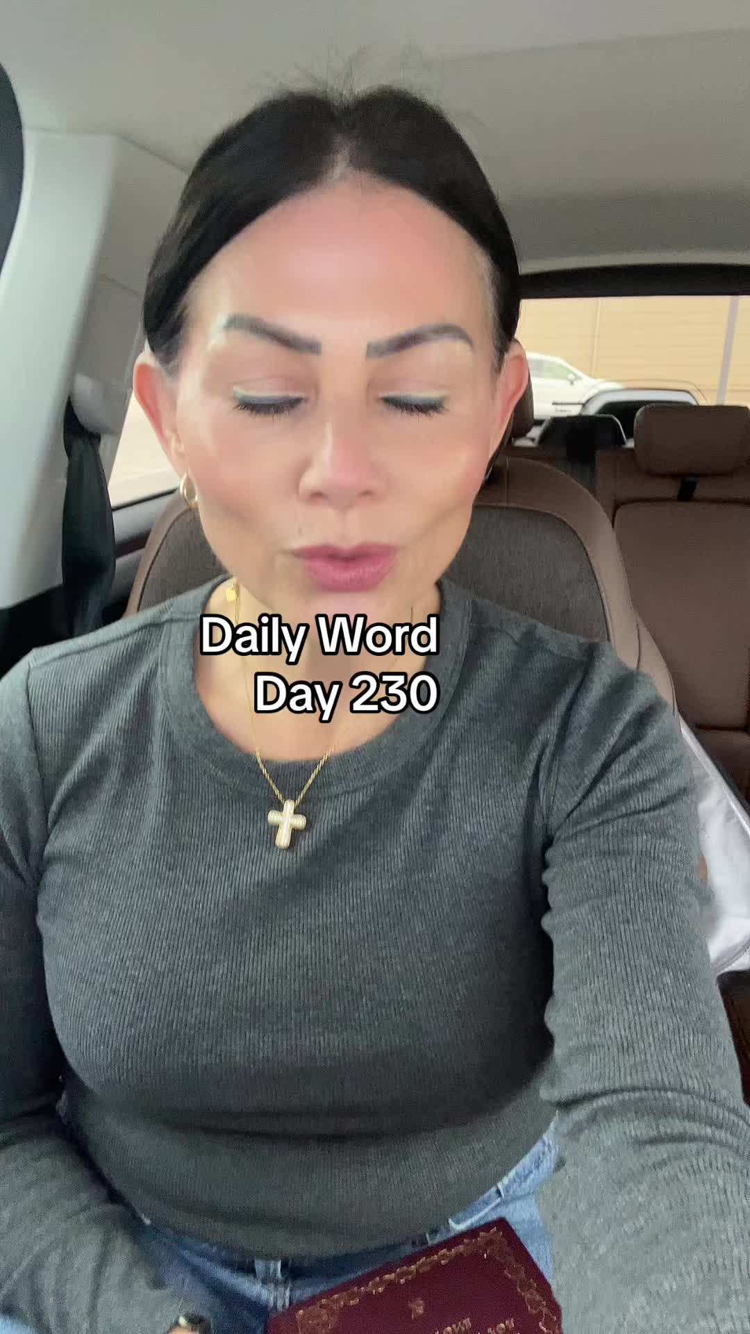 @yvonne.ghalleb ✝️