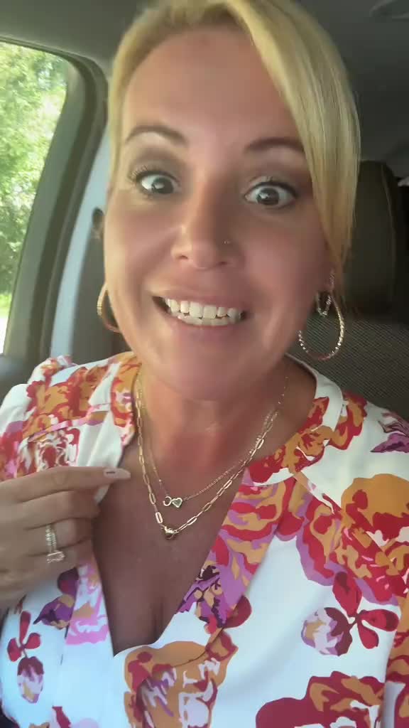 @GlossyChicGoddess