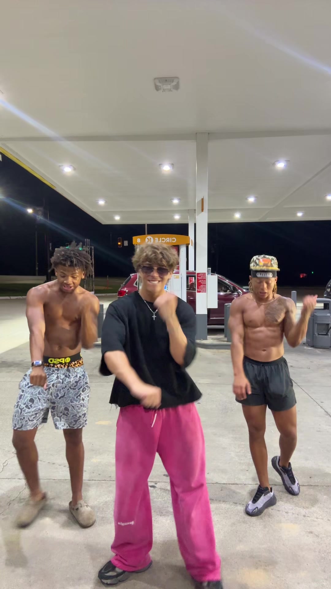 @Hollywoodmari0